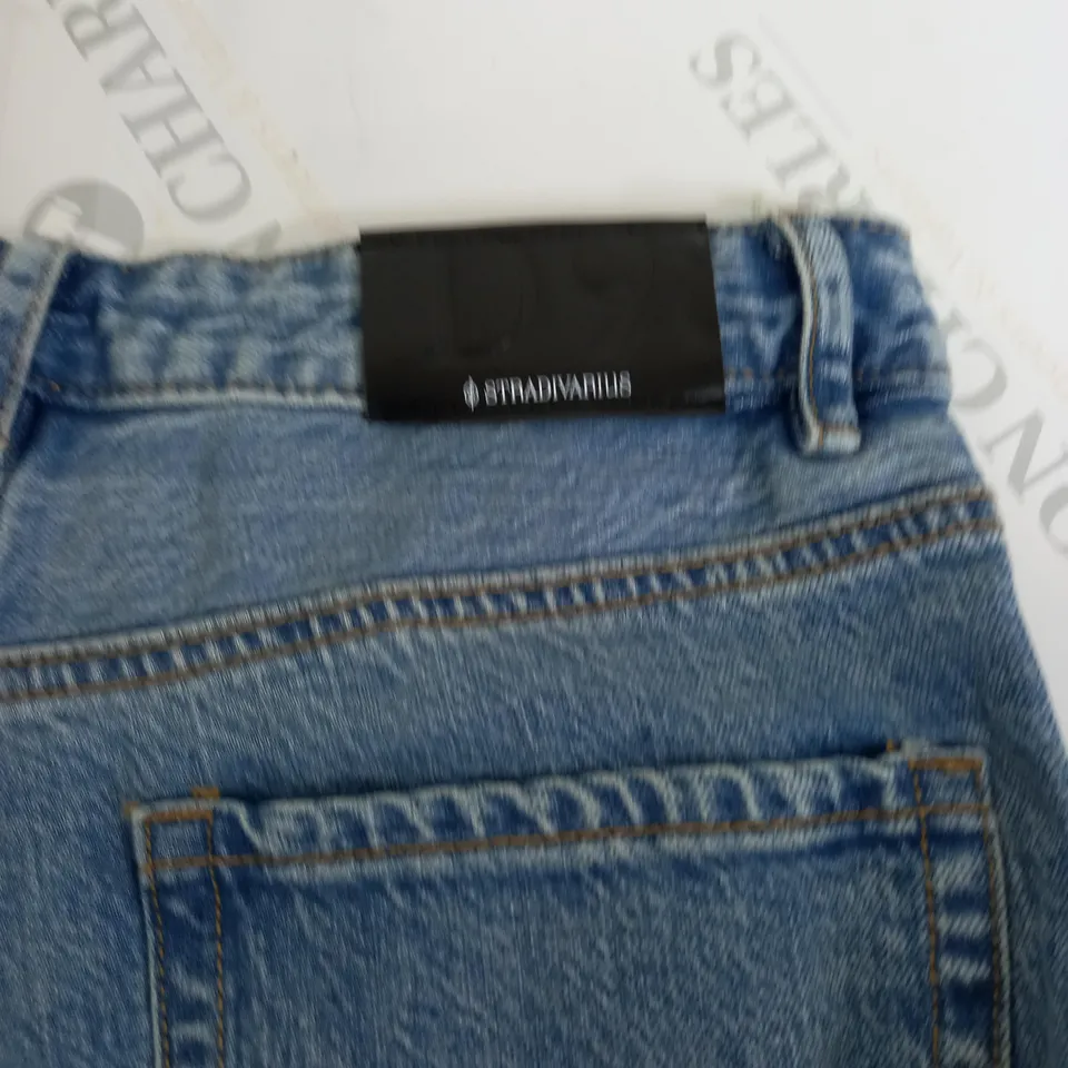 STRADIVARIUS STRAIGHT VINTAGE BLUE DENIM JEANS - UK SIZE 10