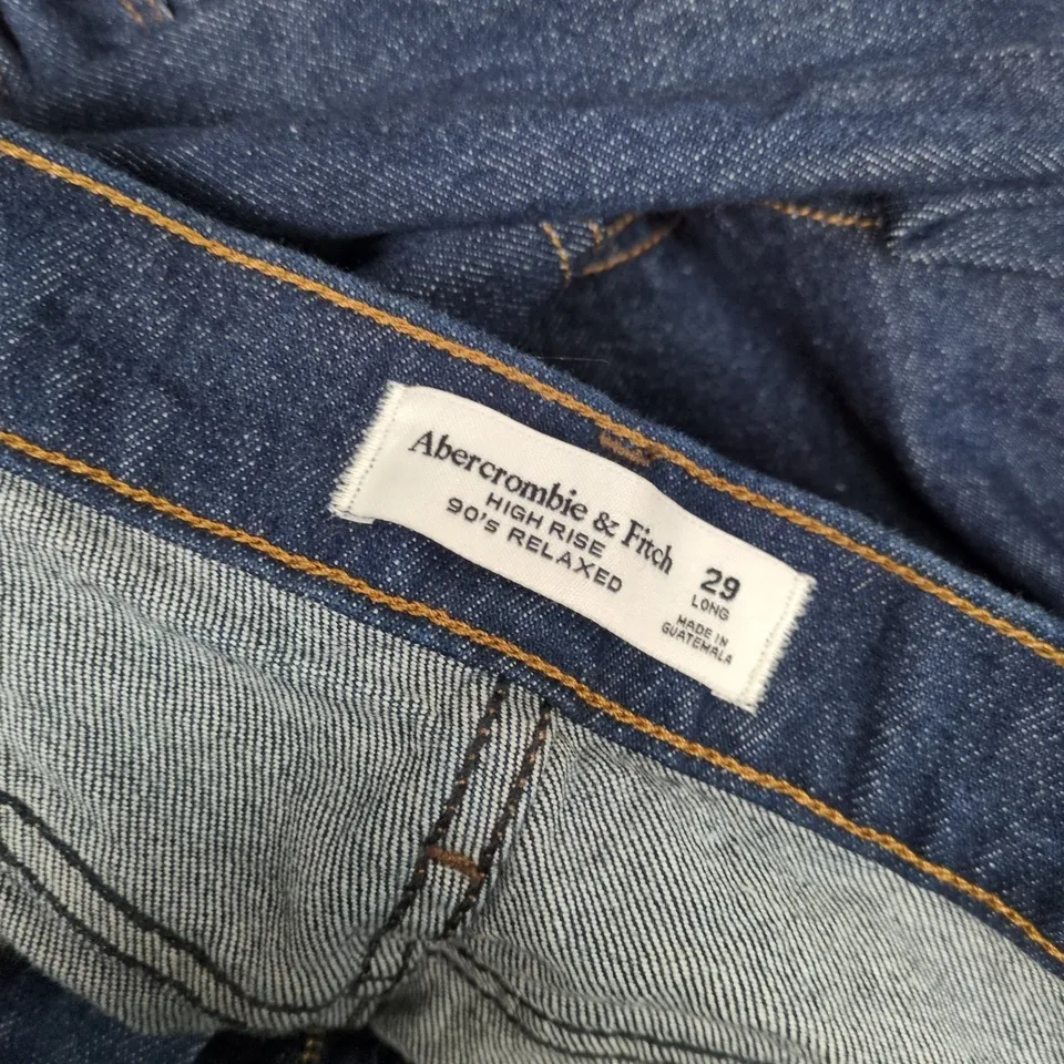 ABERCROMBIE & FITCH HIGH RISE 90'S RELAXED JEANS IN BLUE - 29 LONG