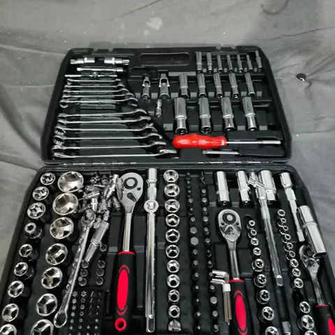 SOCKET & RATCHET TOOL SET IN CARRY CASE – ASSORTED SOCKETS & WRENCHES