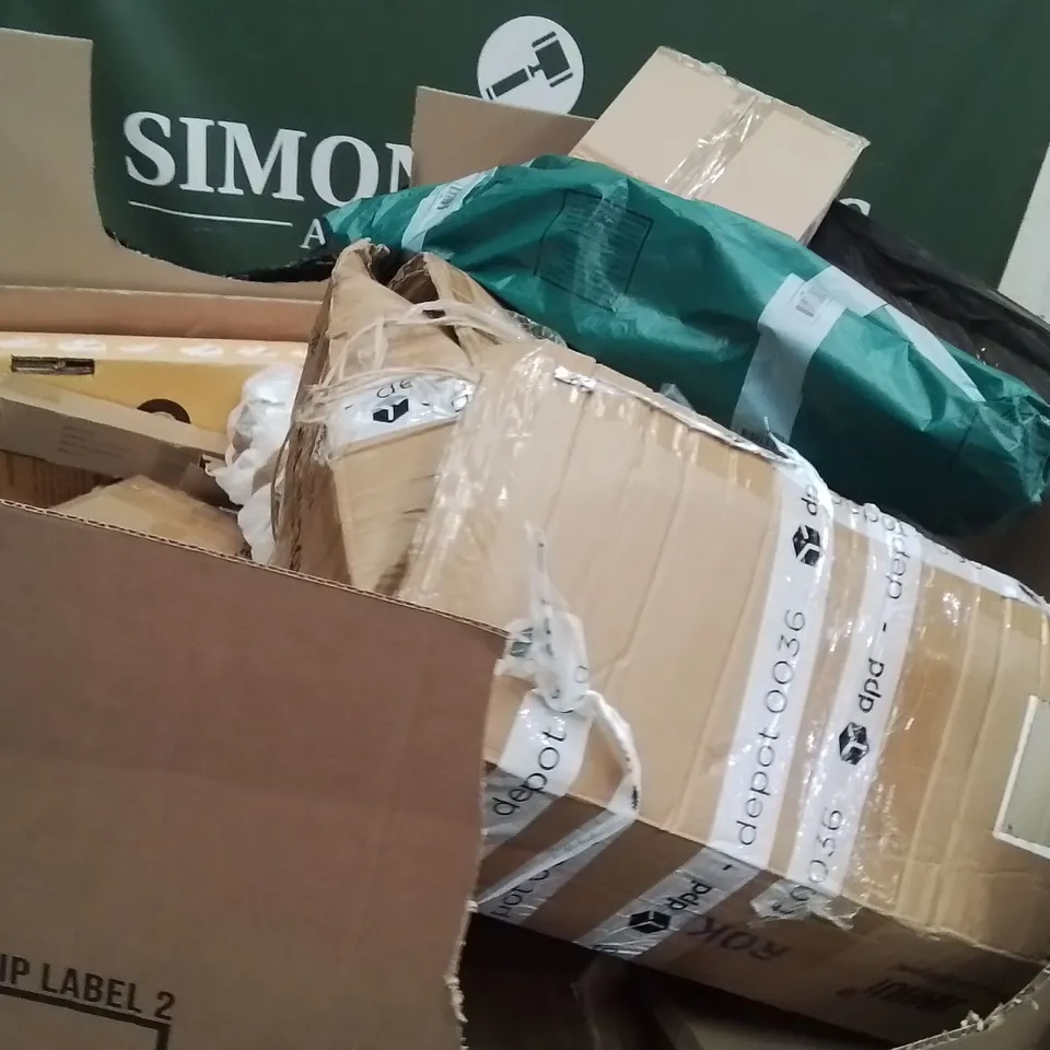 PALLET OF ASSORTED HOUSEHOLD GOODS AND PRODUCTS TO INCLUDE;AREA RUG,PICTURE FRAME 