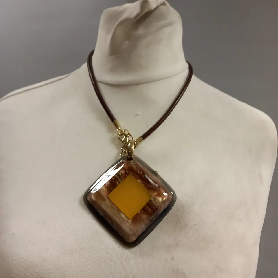 BRAND NEW BROWN PEPPER HANDBAGS GALAXY DIAMOND NECKLACE 