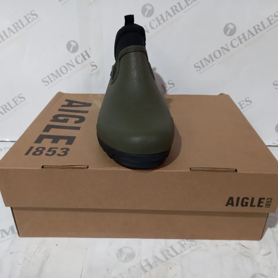 BOXED PAIR OF AIGLE 1853 WATERPROOF ANKLE BOOTS IN OLIVE UK SIZE 6.5