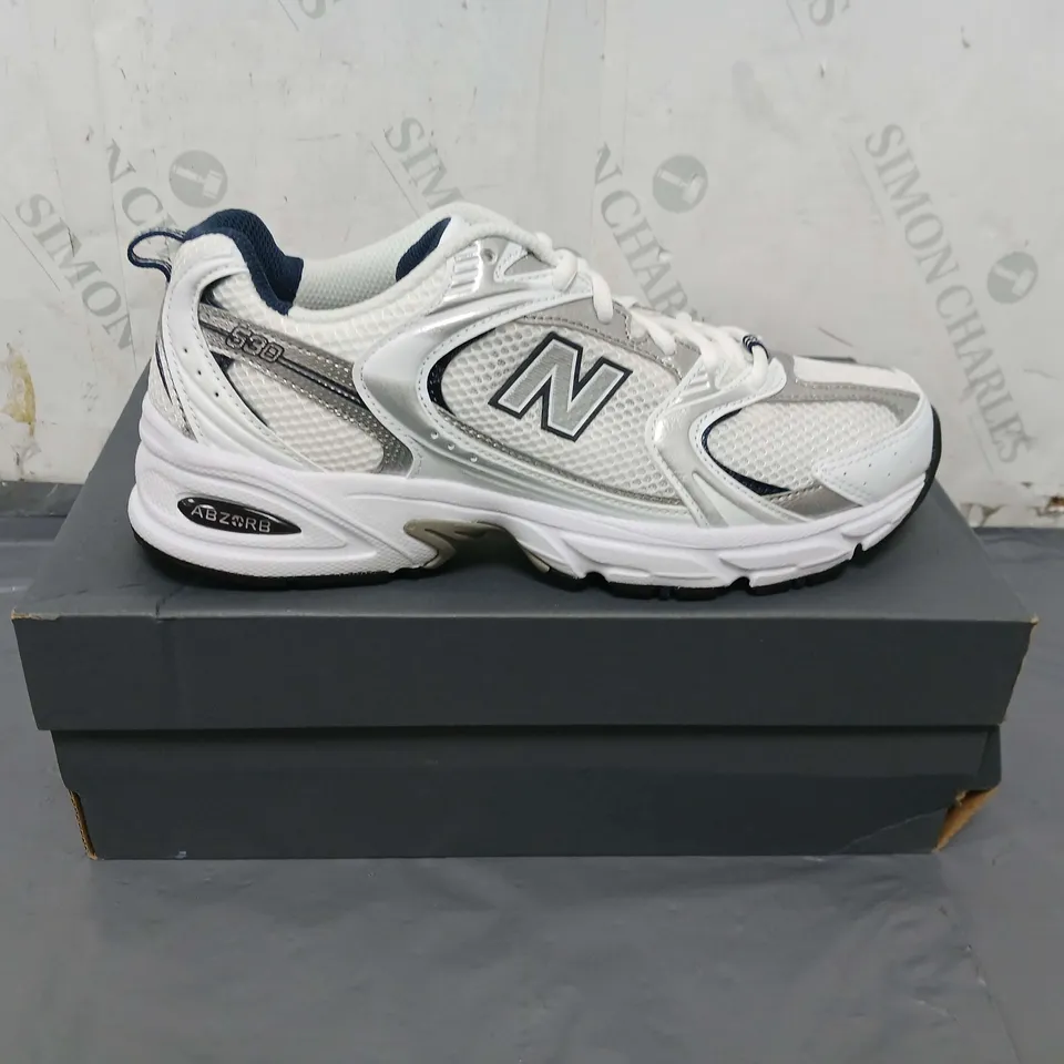 BOXED NEW BALANCE SS20 TRAINERS IN WHITE SIZE 6