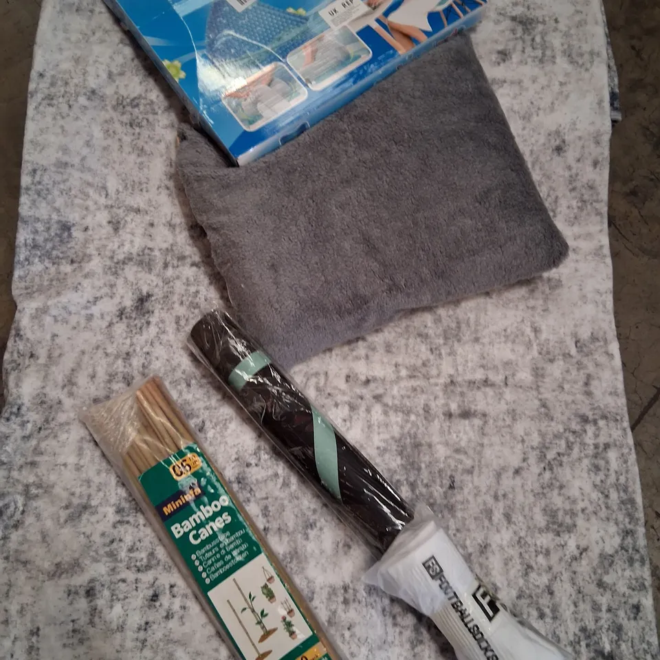 PALLET CONSISTING OF A LARGE QUANTITY OF ASSORTED HOUSEHOLD AND ELECTRICAL PRODUCTS AND ACCESSORIES TO INCLUDE;