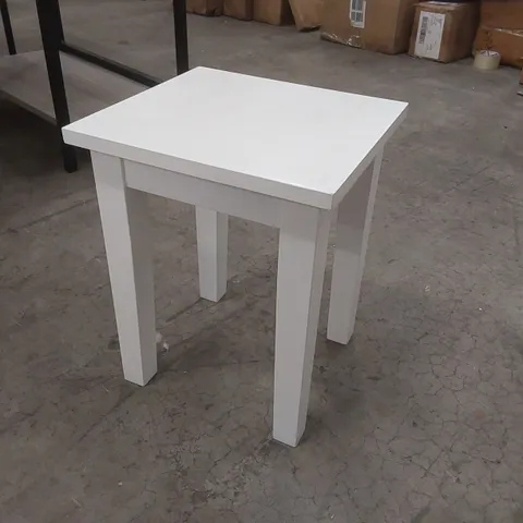 SMALL WOODEN STOOL - WHITE