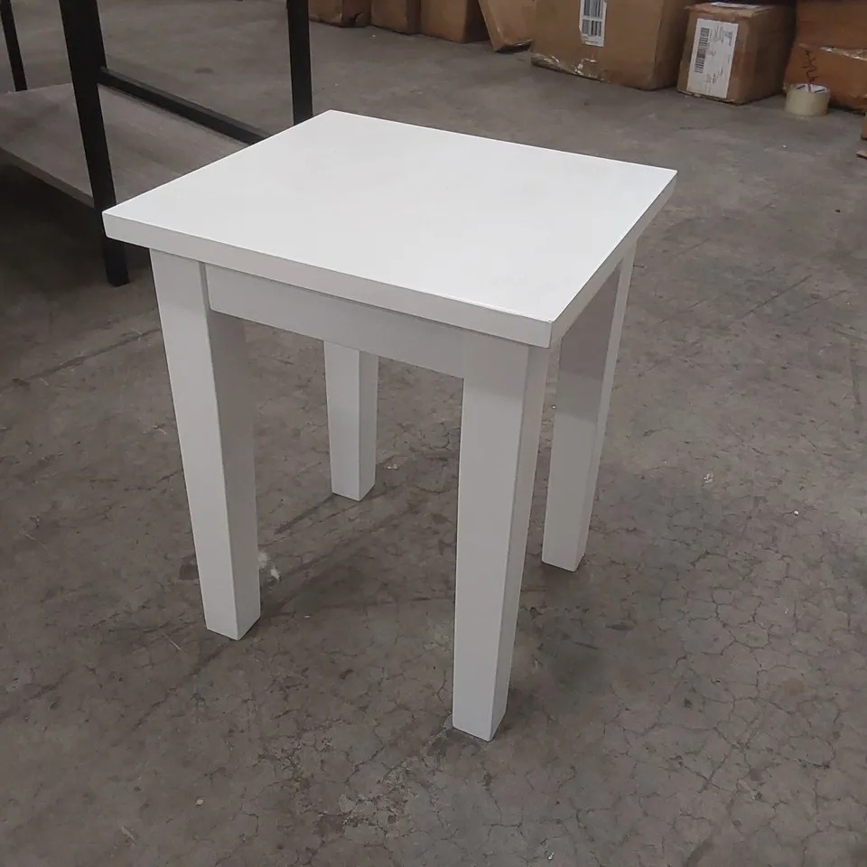 SMALL WOODEN STOOL - WHITE