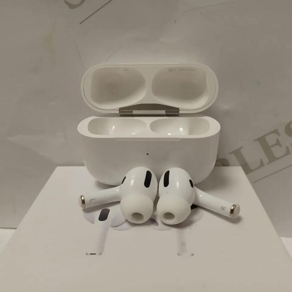 BOXED APPLE AIRPODS PRO (A2190)