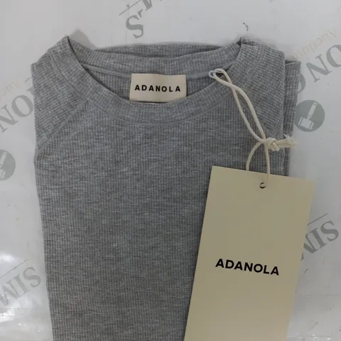 ADANOLA RIB RAGLAN SHORT SLEEVE TOP IN GREY/MELANGE SIZE XS