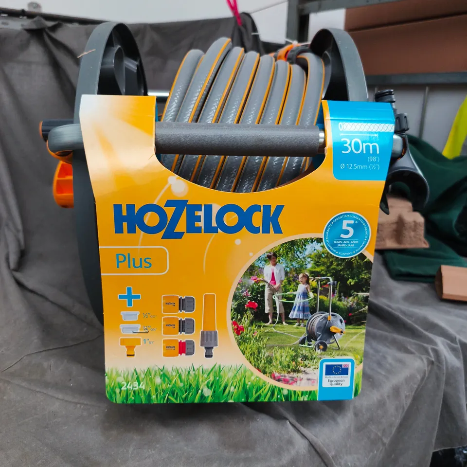 HOZELOCK PLUS 30M HOSE REEL 