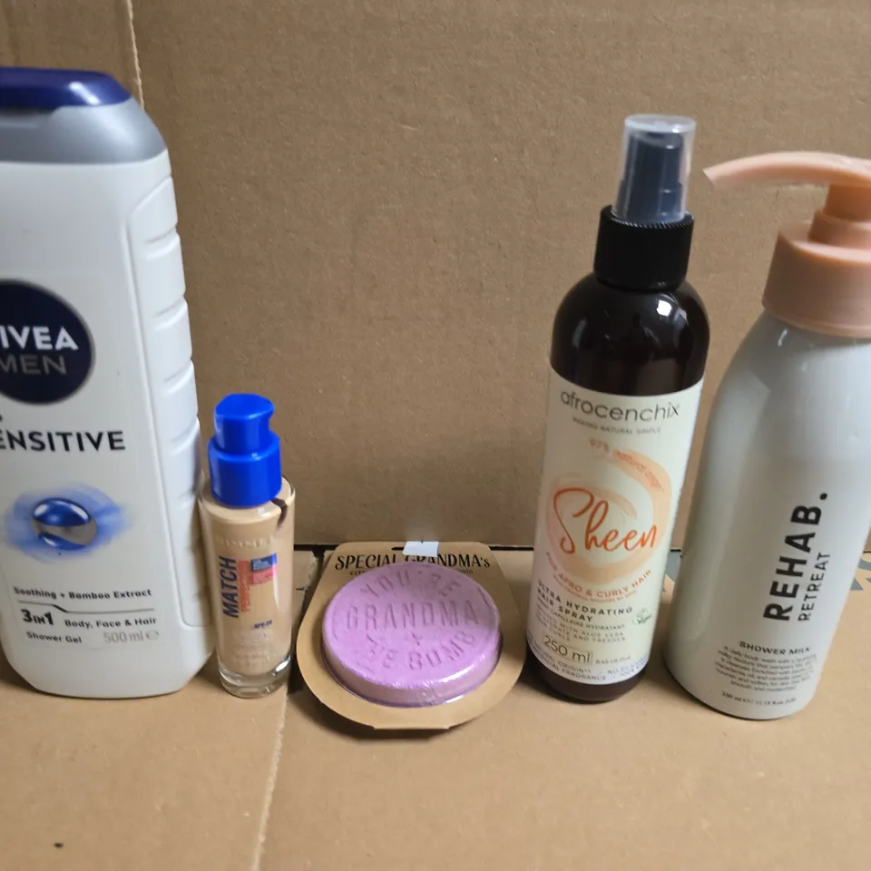 APPROXIMATELY 15 ASSORTED HEALTH & BEAUTY PRODUCTS TO INCLUDE NIVEA MEN , REHAB AND BATH BOMBS
