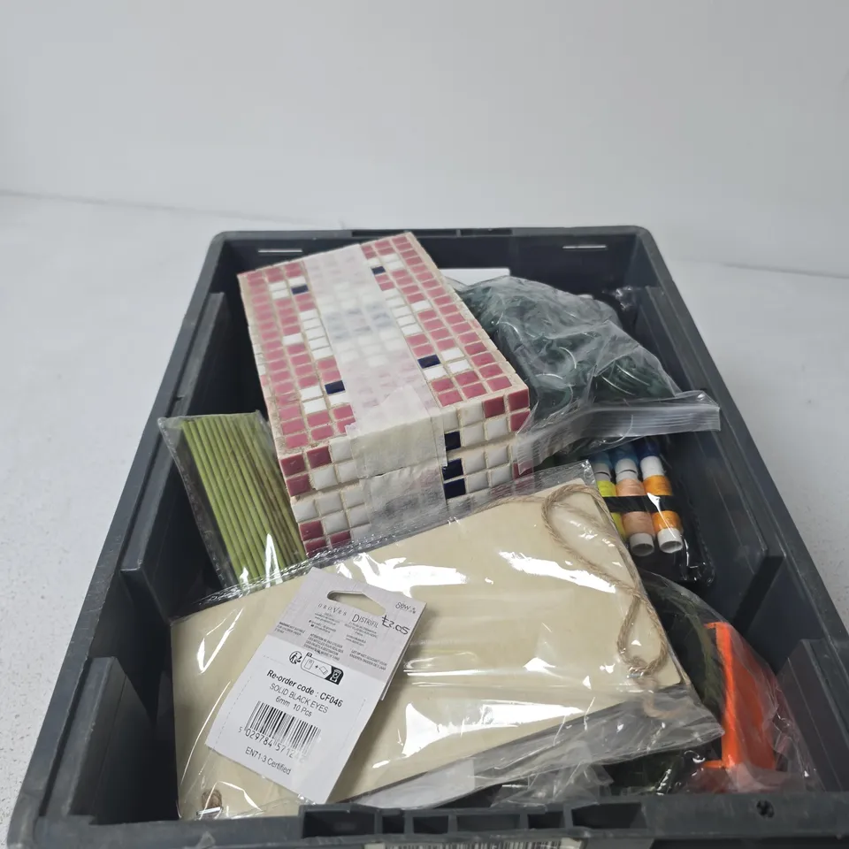 APPROXIMATELY 15 ASSORTED HOUSEHOLD ITEMS INCLUDING CRYSTAL SET AND SEWING KIT