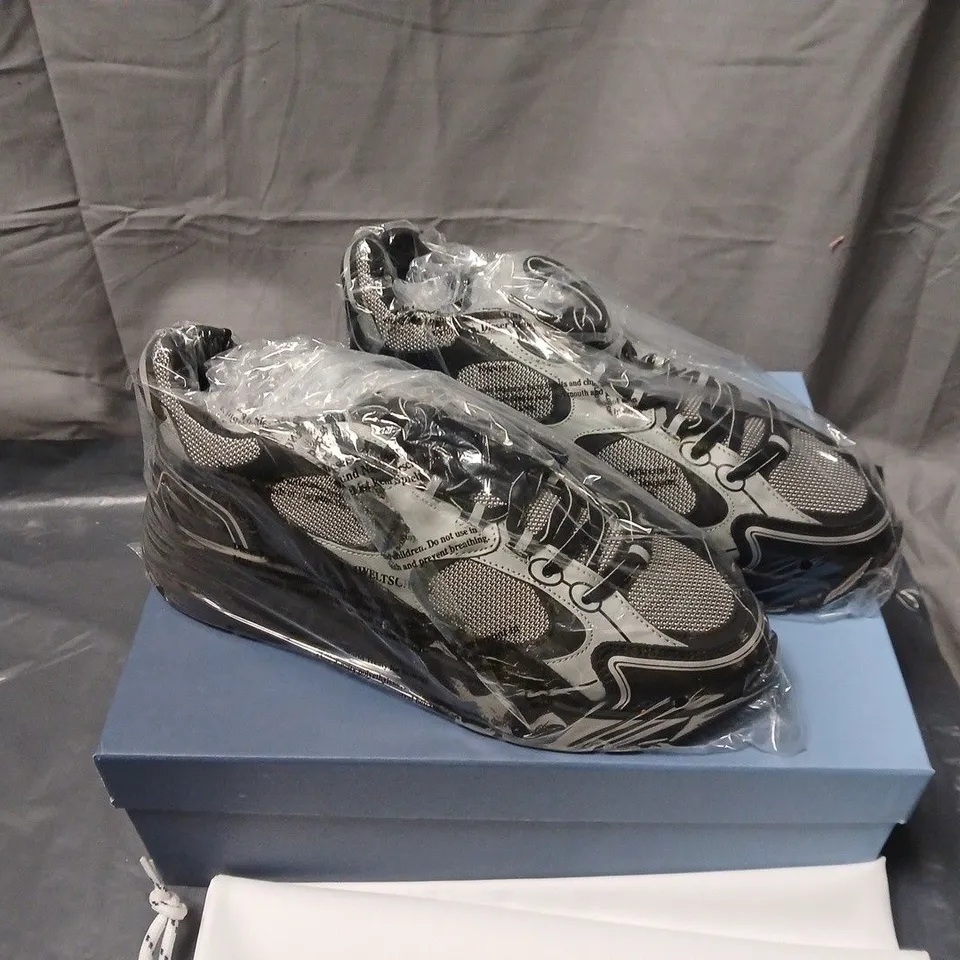 CLEENS SILVER BULLET  ATHLETIC SNEAKERS, BLACK/GREY MESH, IN BLUE BOX UK SIZE 7.5