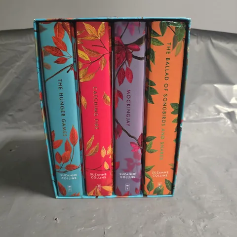 THE HUNGER GAMES DELUXE COLLECTION
