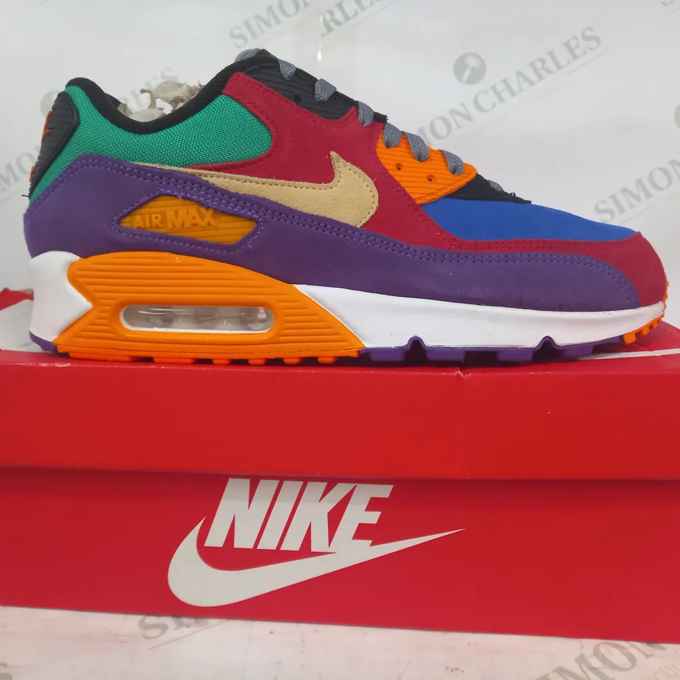 BOXED PAIR OF NIKE AIR MAX 90 SHOES IN MULTICOLOUR UK SIZE 9.5