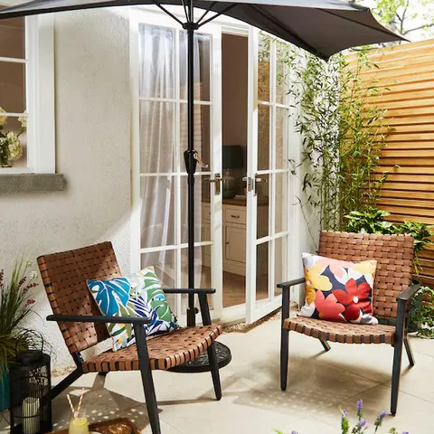 HALF GARDEN PARASOL