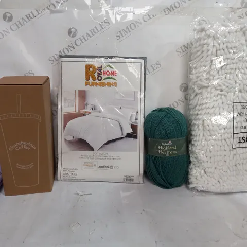 BOX OF APPROXIMATELY 12 ASSORTED ITEMS TO INCLUDE - ROYAL HOME SOFT TOUCH FITTED SHEET SINGLE - COTTON WOOL - SHOW RUG ECT