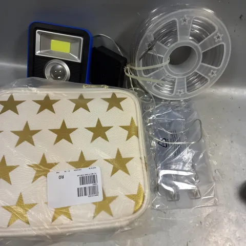 CAGE OF APPROXIMATELY 10 ASSORTED ITEMS TO INCLUDE - MAKEUP STORAGE CASE - LED ROPE LIGHTS - HOOKS ETC