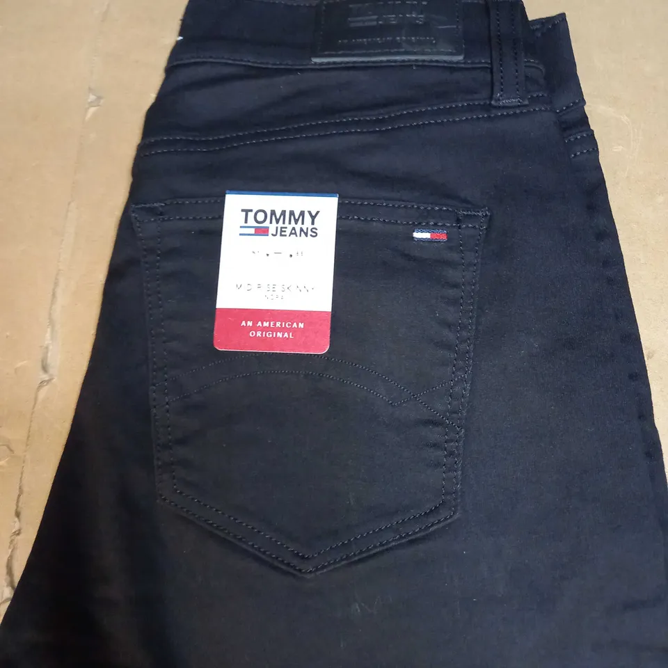 TOMMY JEANS MID RISE SKINNY JEANS SIZE W28
