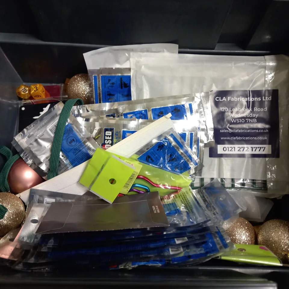 BOX OF APPROX 10 ASSORTED ITEMS TO INCLUDE NIKON LEATHER EFFECT WALLET, US PRO DEEP IMPACT SOCKET AND BANJO STRINGS