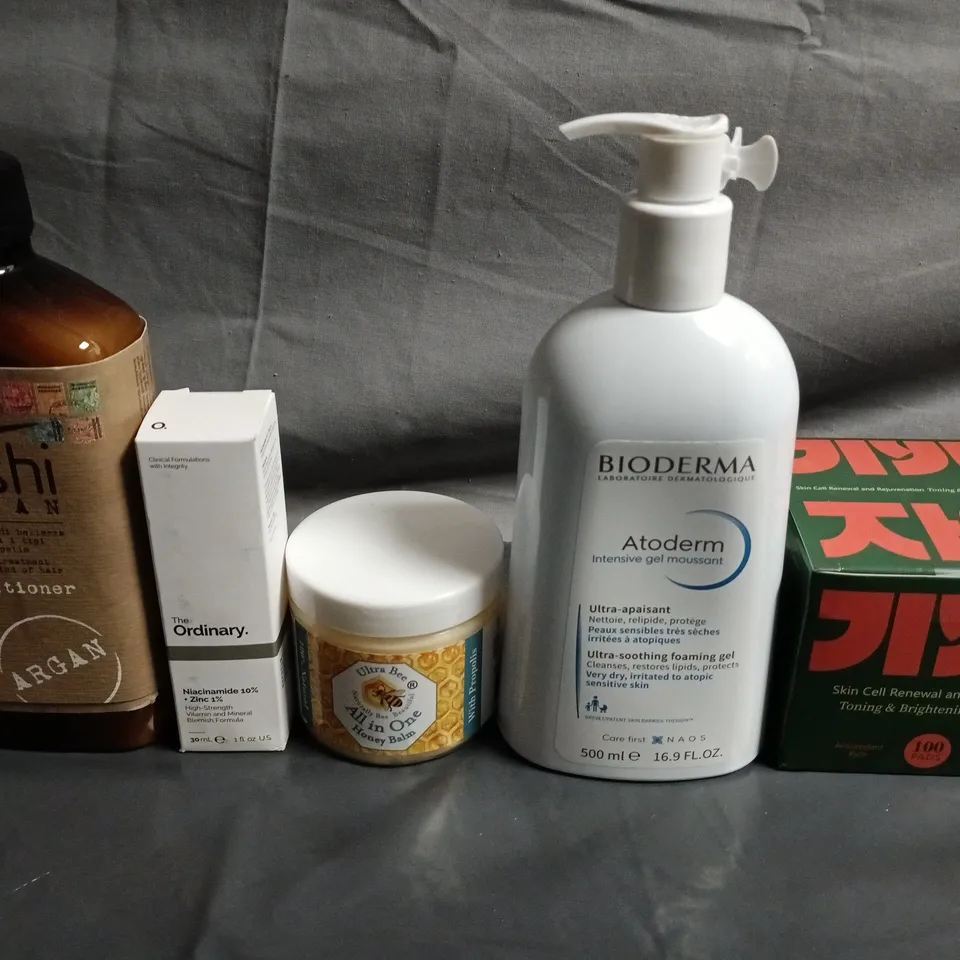 APPROXIMATELY 15 ASSORTED HEALTH & BEAUTY PRODUCTS TO INCLUDE THE ORDINARY , CONDITIONER AND BIODERMA