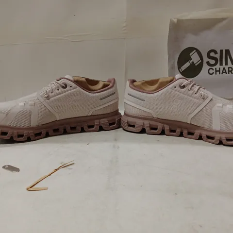 BOXED ON RUNNING CLOUD 6 SHOES β OYSTER / BISCUIT, UK 7 WOMENS
