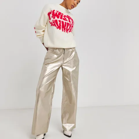 BOX CONTAINING APPROXIMATELY 11 BRAND NEW SIMPLY BE X TWISTED WUNDER GOLD METALLIC WIDE LEG JEANS - SIZE 12