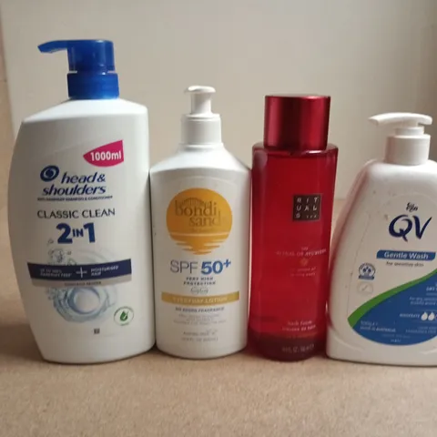 APPROXIMATELY 15 ASSORTED HEALTH & BEAUTY PRODUCTS TO INCLUDE HEAD AND SHOULDERS , RITUALS AND BONDI SANDS