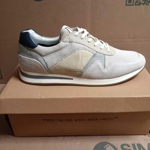 BOXED PAIR OF WHITE STUFF RETRO RUNNER NAT MLT TRAINERS – UK 12