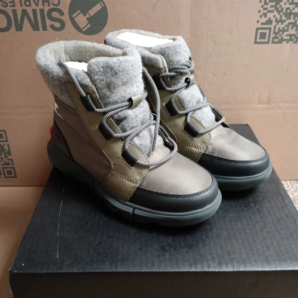 BOXED PAIR OF SOREL EXPLORER II CARNIVAL FELT WP BOOTS – WOMEN'S UK 7 