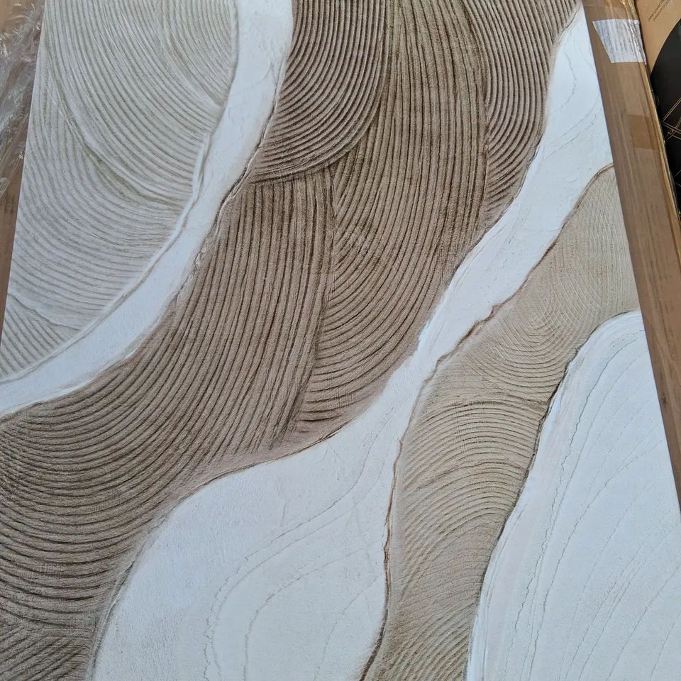 PRINTED CANVAS WITH RAKED GEL