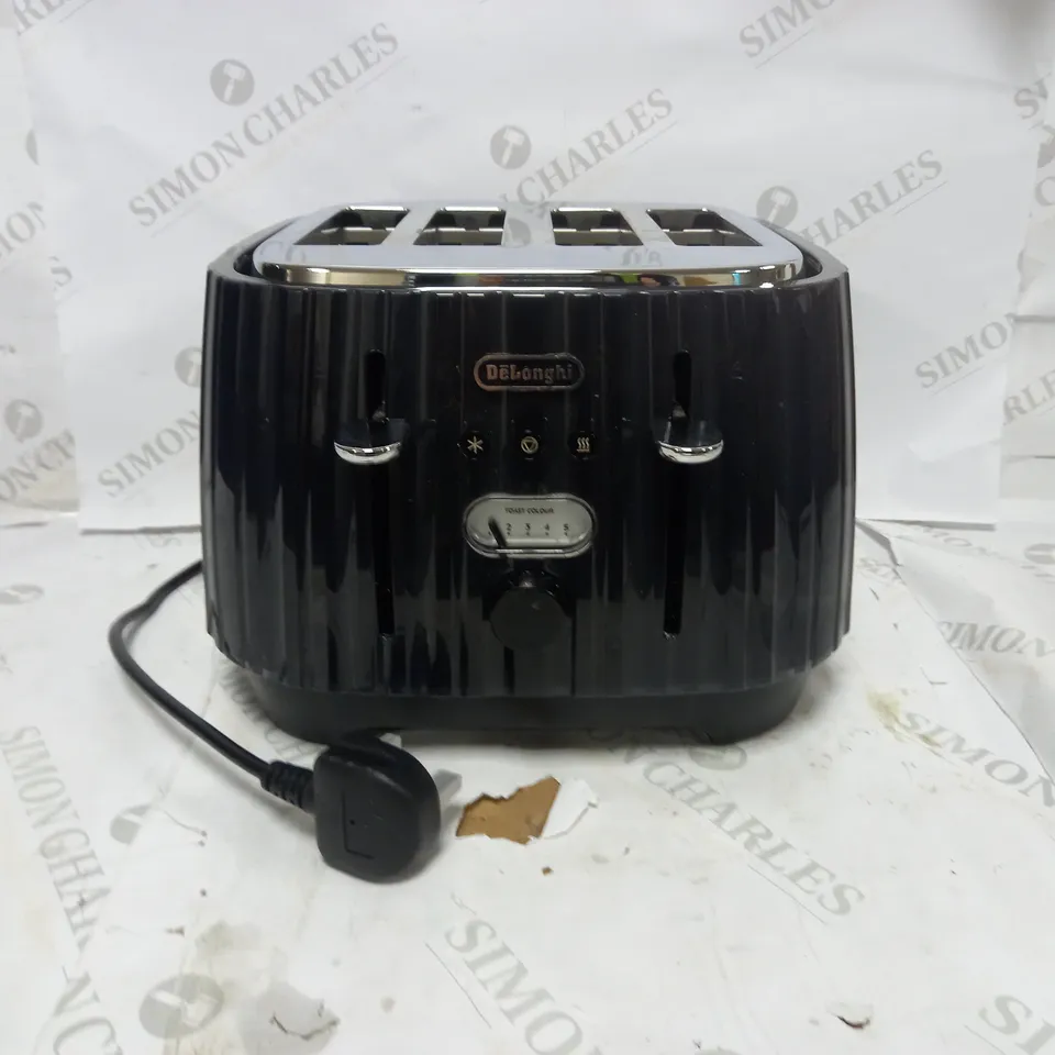 DE'LONGHI BALLERINA 4-SLOT TOASTER