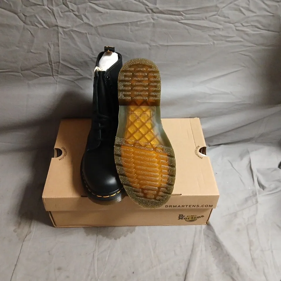 DR. MARTENS 1460 BLACK SMOOTH LEATHER BOOTS – UK 4