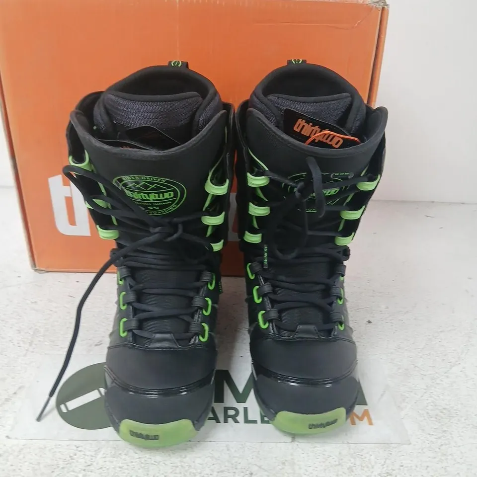 THIRTYTWO SNOWBOARD BOOTS – BLACK/NEON GREEN, US 9 (EU 42, UK 8) PRIME WINTER 2015/2016