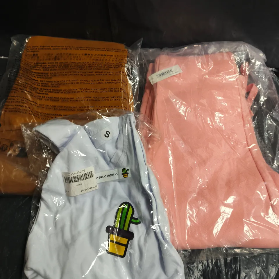 APPROXIMATELY 20 ASSORTED CLOTHING PRODUCTS IN VARIOUS SIZES TO INCLUDE TROUSERS, TOPS, JOGGERS ETC