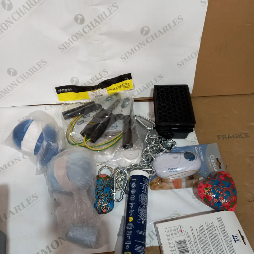 LOT OF 15 ASSORTED HOUSEHOLD ITEMS 