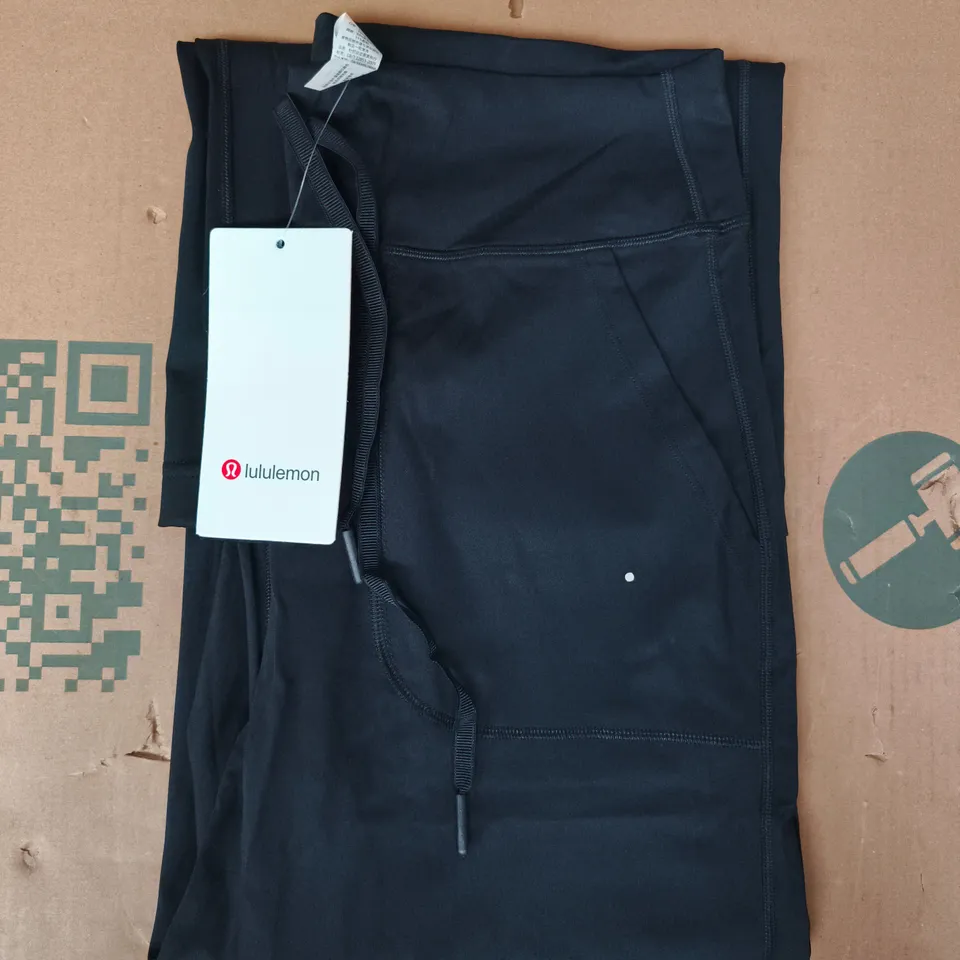 LULULEMON LEGGINGS IN BLACK SIZE 10