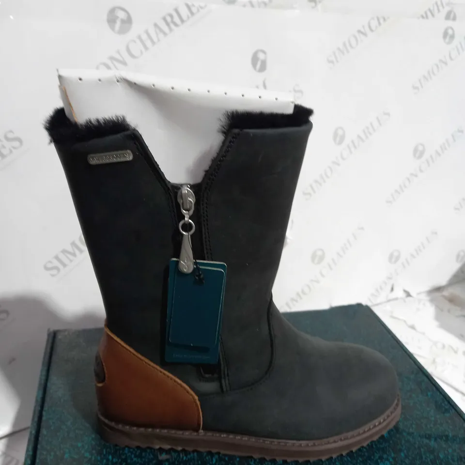 EMU AUSTRALIA LEATHER BOOTS - GRAVELLY MIX - UK 3