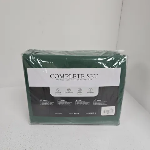 DYED COMPLETE SET DUVET SET IN GREEN - KING
