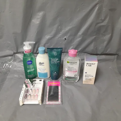 APPROXIMATELY 20 ASSORTED COSMETICS PRODUCTS TO INCLUDE - BOOST LAB FIRMING SERUM, GARNIER MICELLAR WATER AND NIVEA DERMA CLEAR WASH GEL ETC.