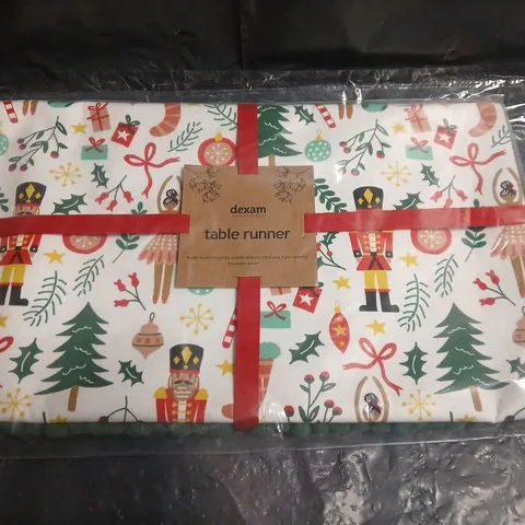 DEXAM TABLE RUNNER β CHRISTMAS PRINT