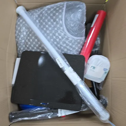 BOX OF APPROXIMATELY 15 ASSORTED HOUSEHOLD ITEMS TO INCLUDE WRAPPING PAPER, COT SHEETS AND BAKING TRAY