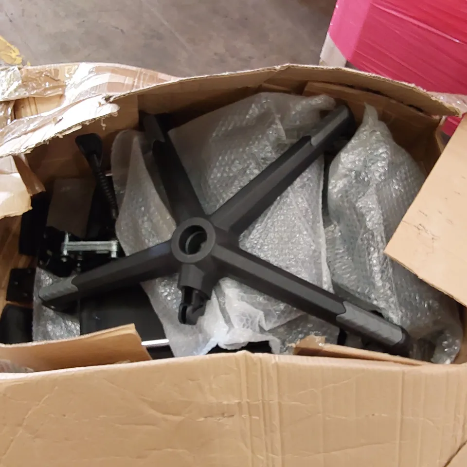 PALLET OF ASSORTED CONSUMER PRODUCTS TO INCLUDE; OFFICE CHAIRS, ROLLER BLINDS, RIDE ON SUITCASE, TOILET SEAT ECT
