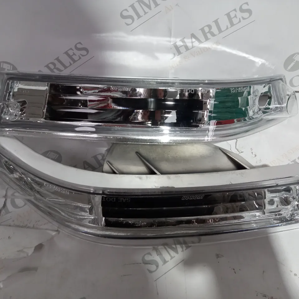 PAIR OF FRONT BUMPER SIGNAL LIGHT HOUSING FOR LEXS LS400 