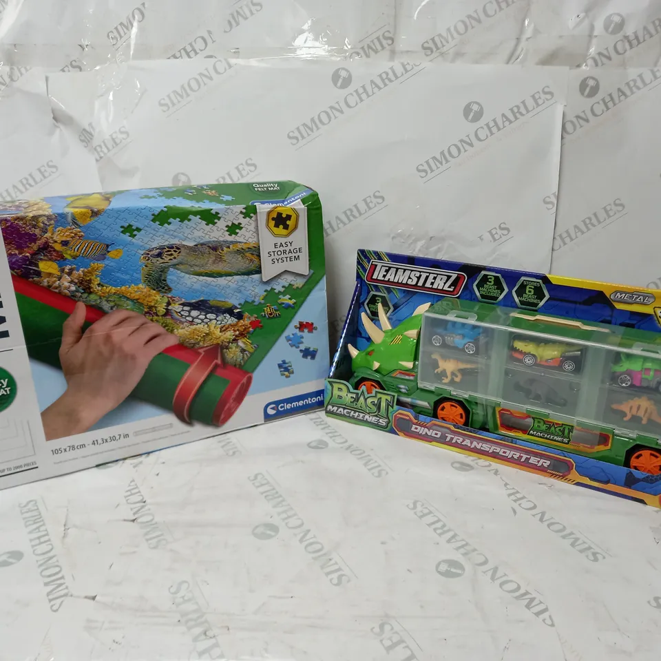 TWO BOXED PRODUCTS TO INCLUDE TEAMSTERZ BEAST MACHINES TRICERATOPS DINO TRANSPORTER AND FELT PUZZLE MAT  