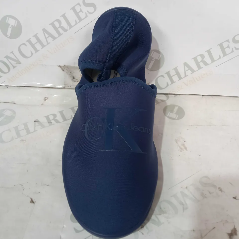 BOXED PAIR OF CALVIN KLEIN JEANS NEOPRENE SLIP-ON SHOES IN NAVY EU SIZE 41