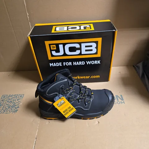 JCB WORK BOOTS – MADE FOR HARD WORK - UK SIZE 7