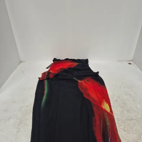 WHITE FOX WOMENβS CLOTHING β BLACK WITH RED ABSTRACT PRINT DRESS β UK SIZE S