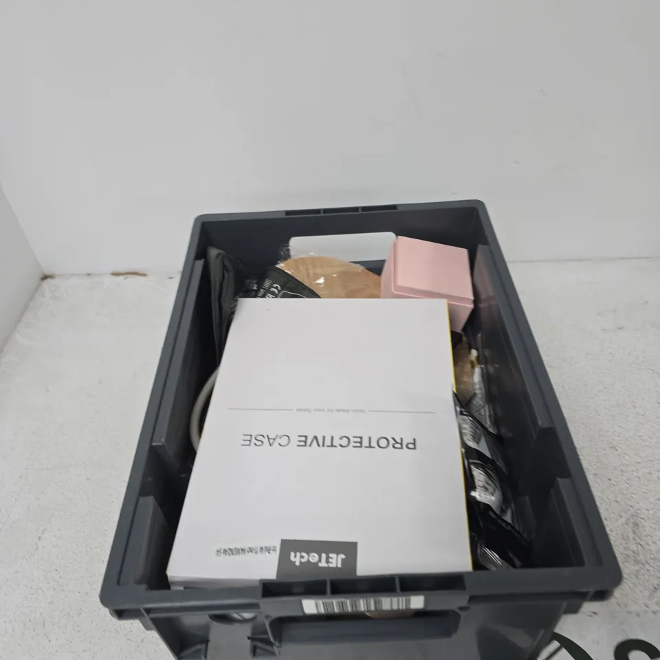 TOTE OF APPROXIMATELY 12 ASSORTED ITEMS TO INCLUDE: 2X PIPE SHELF BRACKETS 