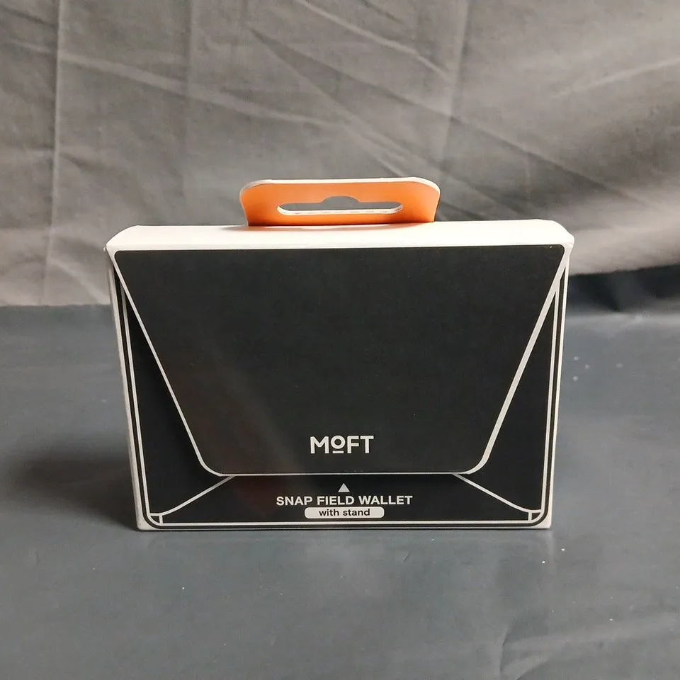 SEALED MOFT SNAP FIELD WALLET WITH STAND