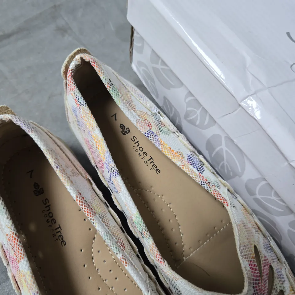 SHOE TREE COMFORT FLORAL SLIP-ON SHOES – UK 7